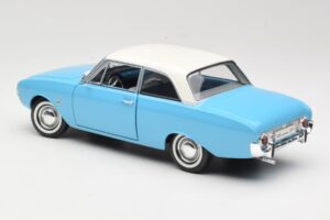 Ford Taunus 17M P2 Blue Revell 1:18 08817 Diecast — photo 7 of 8
