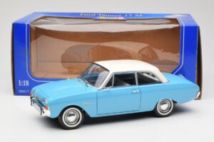 Ford Taunus 17M P2 Blue Revell 1:18 08817 Diecast — photo 8 of 8