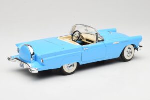 Ford Thunderbird Convertible Blue Road Signature 1:18 92358 Diecast — photo 3 of 8