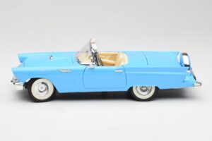 Ford Thunderbird Convertible Blue Road Signature 1:18 92358 Diecast — photo 4 of 8