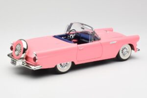 Ford Thunderbird Pink Revell 1:18 8804 Diecast — photo 3 of 8