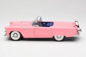 Ford Thunderbird Pink Revell 1:18 8804 Diecast — photo 4 of 8