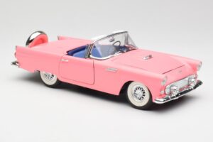 Ford Thunderbird Pink Revell 1:18 8804 Diecast — photo 6 of 8
