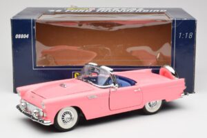 Ford Thunderbird Pink Revell 1:18 8804 Diecast — photo 8 of 8
