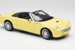 Ford Thunderbird Show Car Yellow Maisto 1:18 50335 Diecast — photo 6 of 8