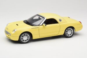 Ford Thunderbird Show Car Yellow Maisto 1:18 50336 Diecast