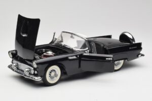 Ford Thunderbird Convertible Black Revell 1:18 8818-M1 Diecast — photo 2 of 8