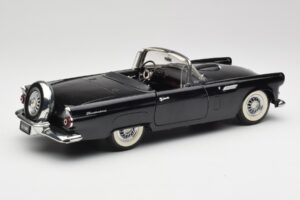 Ford Thunderbird Convertible Black Revell 1:18 8818-M1 Diecast — photo 3 of 8