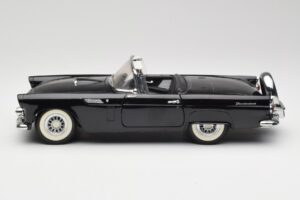 Ford Thunderbird Convertible Black Revell 1:18 8818-M1 Diecast — photo 4 of 8