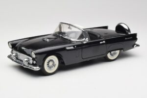 Ford Thunderbird Convertible Black Revell 1:18 8818-M1 Diecast