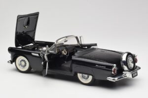 Ford Thunderbird Convertible Black Revell 1:18 8818-M1 Diecast — photo 5 of 8