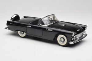 Ford Thunderbird Convertible Black Revell 1:18 8818-M1 Diecast — photo 6 of 8