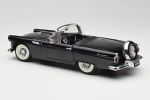Ford Thunderbird Convertible Black Revell 1:18 8818-M1 Diecast — photo 7 of 8
