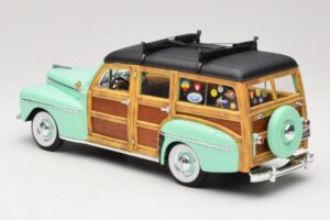 Ford Woody Panel Wagon Mint Green Road Signature 1:18 20028 Diecast — photo 7 of 8