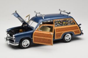 Ford Woody Station Wagon Bayview Blue Surf Shop Motor City 1:18 60002 Diecast — photo 2 of 8