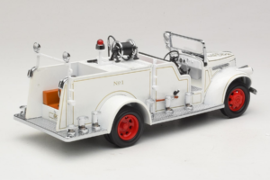 GMC Firetruck White Road Signature 1:18 20068 Diecast — photo 3 of 9