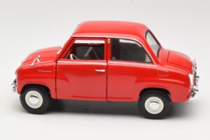 Goggomobil T 250 Red Revell 1:18 8952 Diecast — photo 3 of 7