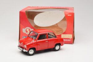 Goggomobil T 250 Red Revell 1:18 8952 Diecast — photo 7 of 7