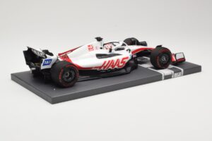 Haas VF-22 #20 K. Magnussen Bahrain GP 2022 Minichamps 1:18 117220120 Diecast — photo 3 of 6