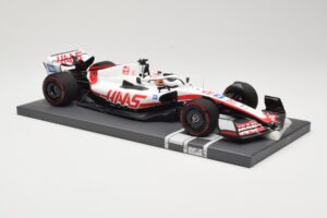 Haas VF-22 #20 K. Magnussen Bahrain GP 2022 Minichamps 1:18 117220120 Diecast — photo 4 of 6