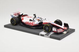 Haas VF-22 #20 K. Magnussen British GP 2022 Minichamps 1:18 117221020 Diecast — photo 4 of 6