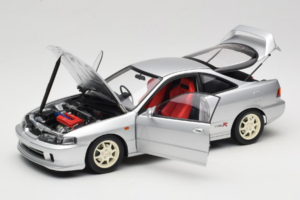 Honda Integra Type R DC2 Pre-Facelift Vogue Silver Metallic MotorHelix 1:18 M85202 Diecast — photo 2 of 8
