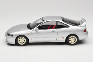 Honda Integra Type R DC2 Pre-Facelift Vogue Silver Metallic MotorHelix 1:18 M85202 Diecast — photo 4 of 8