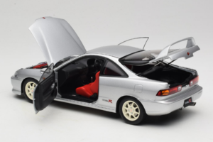 Honda Integra Type R DC2 Pre-Facelift Vogue Silver Metallic MotorHelix 1:18 M85202 Diecast — photo 5 of 8