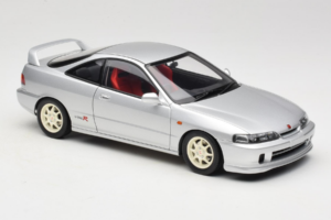 Honda Integra Type R DC2 Pre-Facelift Vogue Silver Metallic MotorHelix 1:18 M85202 Diecast — photo 6 of 8