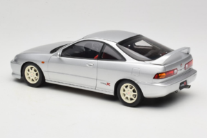 Honda Integra Type R DC2 Pre-Facelift Vogue Silver Metallic MotorHelix 1:18 M85202 Diecast — photo 7 of 8