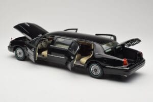Hongqi Qijian CA7460 FAW 1:18 139940 Diecast — photo 5 of 8
