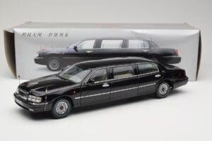 Hongqi Qijian CA7460 FAW 1:18 139940 Diecast — photo 8 of 8