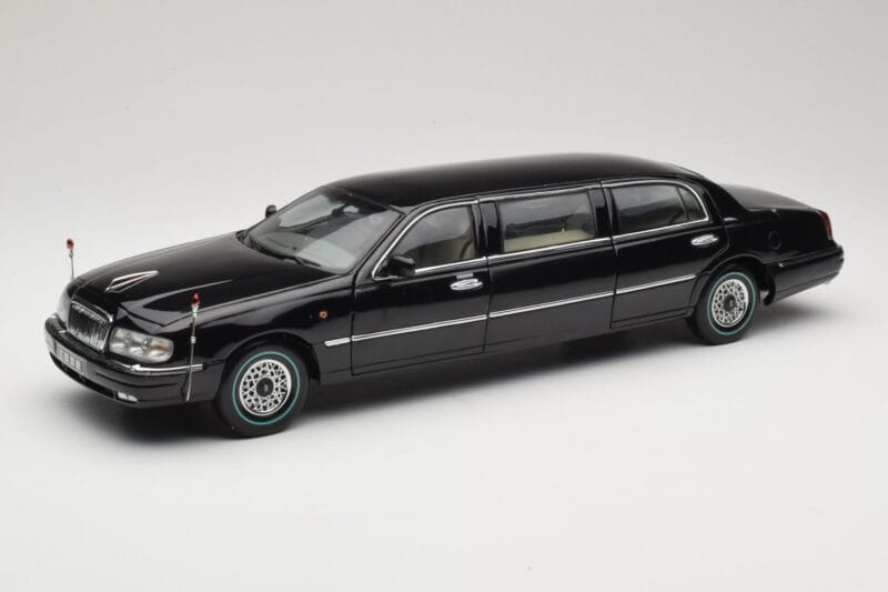 Hongqi Qijian CA7460 FAW 1:18 139940 Diecast