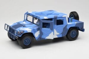 Hummer H1 Humvee Blue & White Motormax 1:18 73157 Diecast — photo 2 of 8