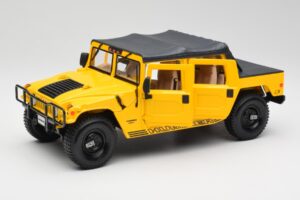 Hummer H1 Soft Top Yellow Maisto 1:18 56041 Diecast — photo 2 of 8