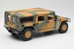 Hummer H1 Station Wagon Military Maisto 1:18 56049 Diecast — photo 3 of 8