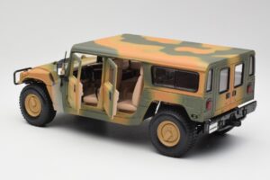 Hummer H1 Station Wagon Military Maisto 1:18 56049 Diecast — photo 5 of 8