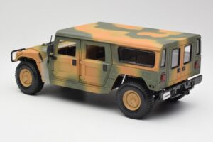 Hummer H1 Station Wagon Military Maisto 1:18 56049 Diecast — photo 7 of 8