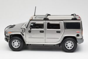Hummer H2 Silver Maisto 1:18 7449569 Diecast — photo 4 of 8
