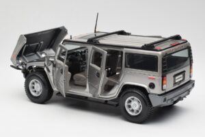 Hummer H2 Silver Maisto 1:18 7449569 Diecast — photo 5 of 8