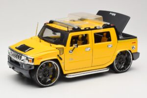 Hummer H2 SUT Concept Yellow Maisto 1:18 31067 Diecast