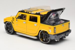 Hummer H2 SUT Concept Yellow Maisto 1:18 31067 Diecast — photo 7 of 8