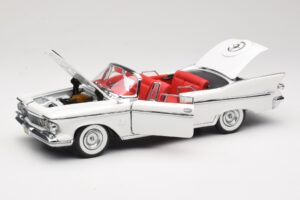 Imperial Crown Convertible White Road Signature 1:18 20138 Diecast — photo 2 of 8