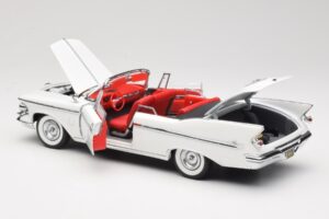 Imperial Crown Convertible White Road Signature 1:18 20138 Diecast — photo 5 of 8