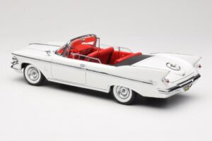Imperial Crown Convertible White Road Signature 1:18 20138 Diecast — photo 7 of 8