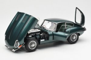 Jaguar E-Type 3.8 Series 1 Dark Green Kyosho 1:18 08954DG Diecast — photo 2 of 8