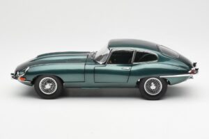 Jaguar E-Type 3.8 Series 1 Dark Green Kyosho 1:18 08954DG Diecast — photo 4 of 8