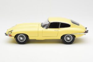 Jaguar E-Type 3.8 Series 1 Light Yellow Kyosho 1:18 08954LY Diecast — photo 4 of 8