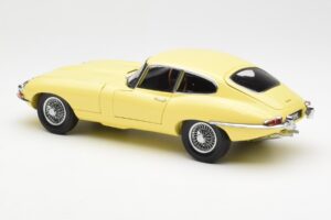 Jaguar E-Type 3.8 Series 1 Light Yellow Kyosho 1:18 08954LY Diecast — photo 7 of 8