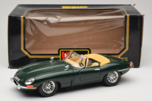 Jaguar E-Type Cabriolet Green Bburago 1:18 3026 Diecast — photo 8 of 8